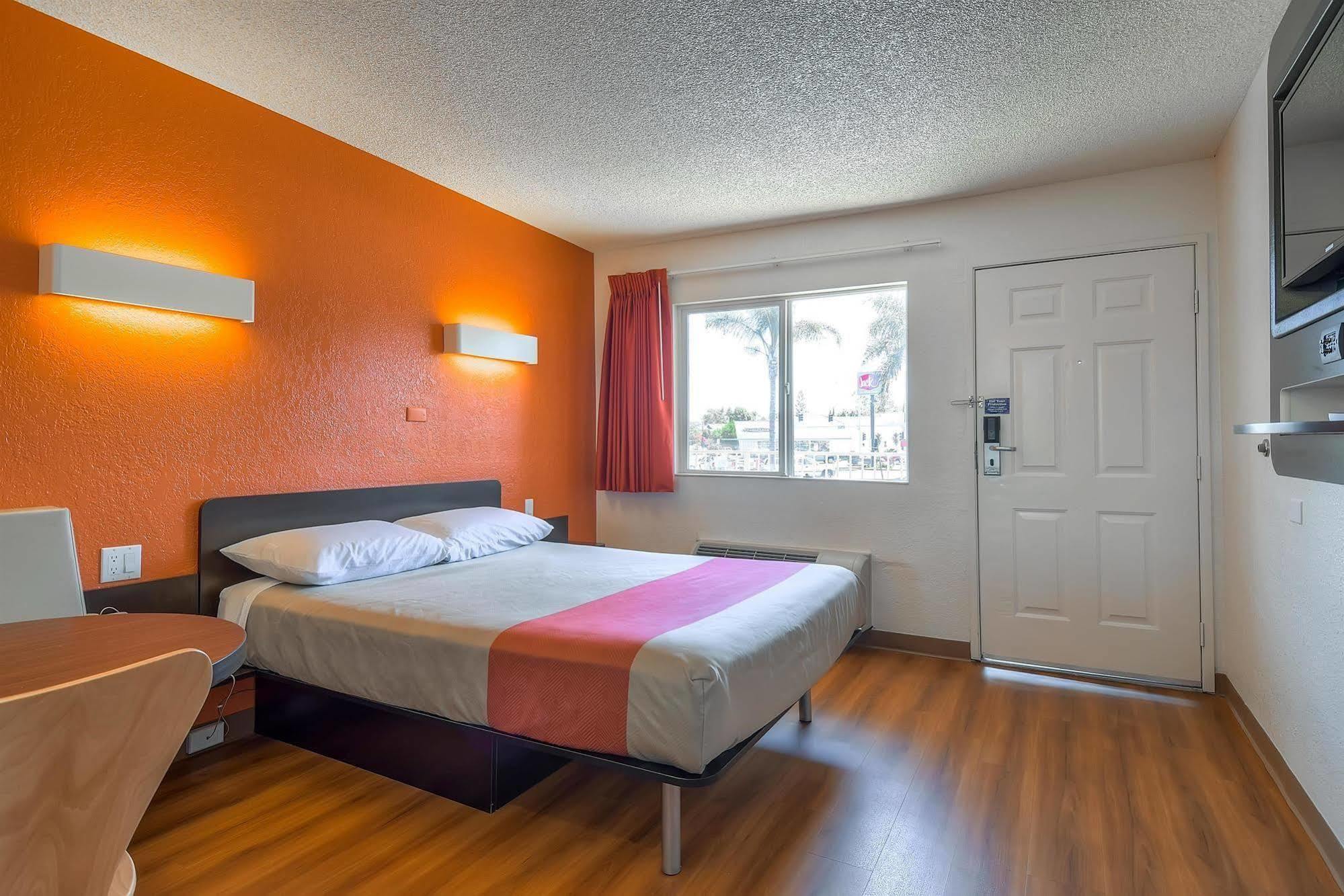 Motel 6-Long Beach, Ca - Los Angeles Exteriér fotografie