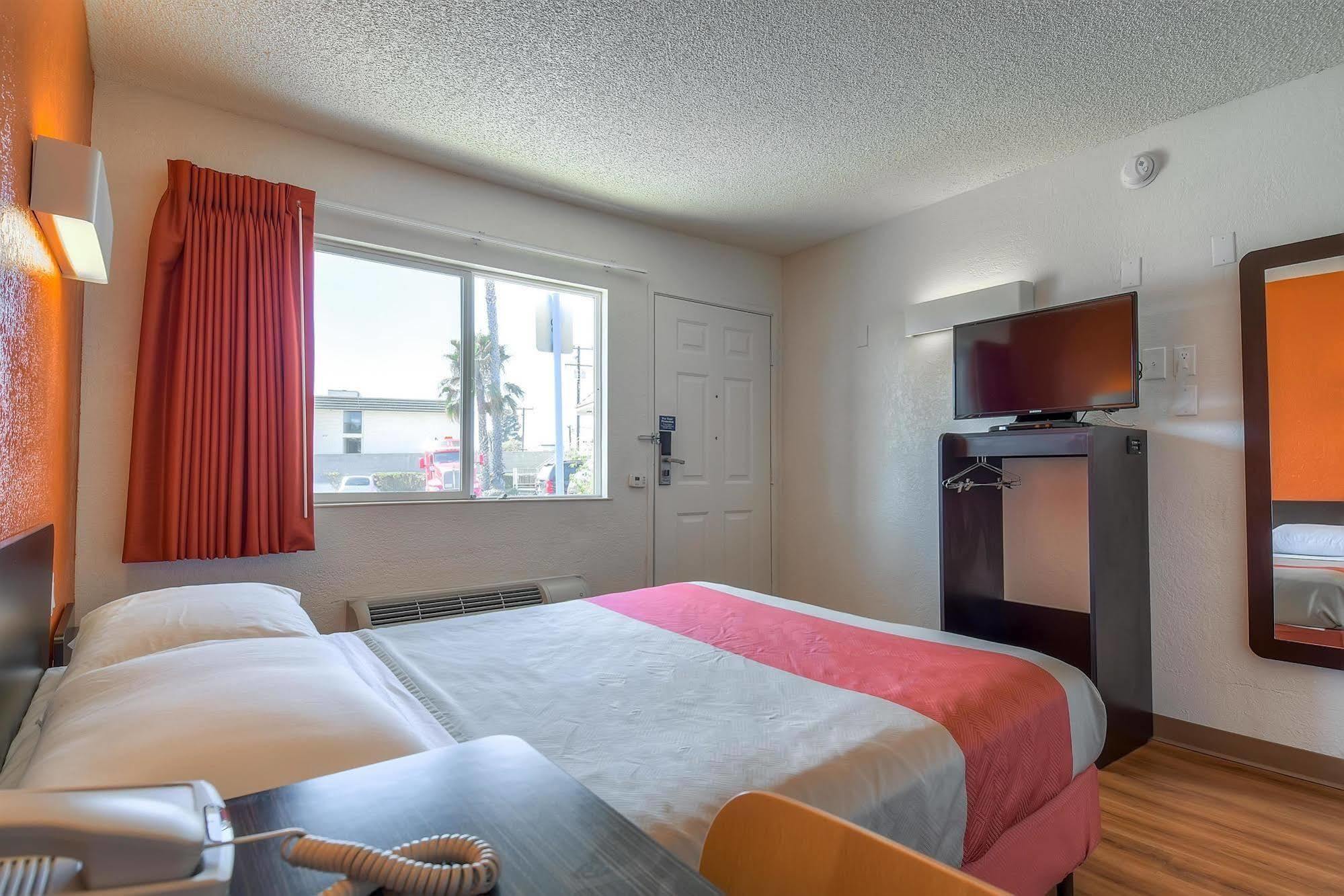 Motel 6-Long Beach, Ca - Los Angeles Exteriér fotografie